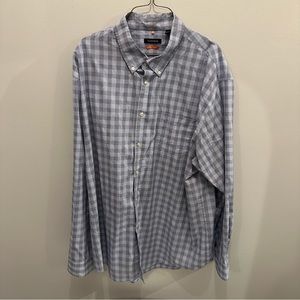 VanHeusen Traveler Button Down Shirt. Men’s XXL